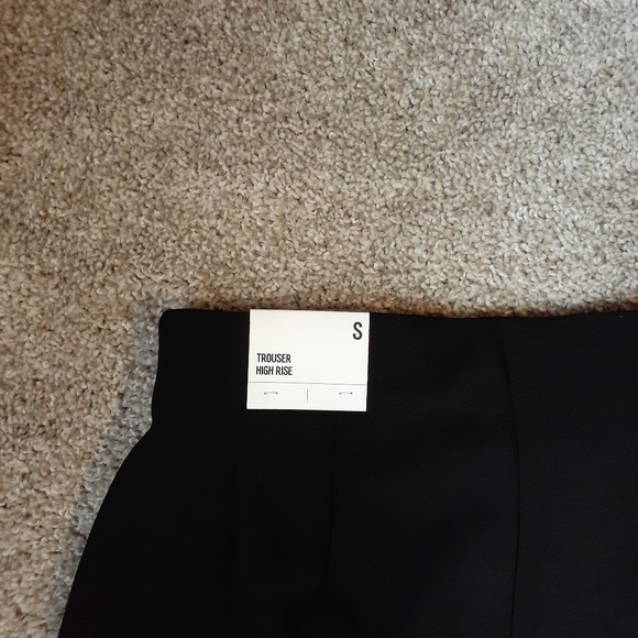 Express High Rise Capris, S, NWT - Picture 3 of 4